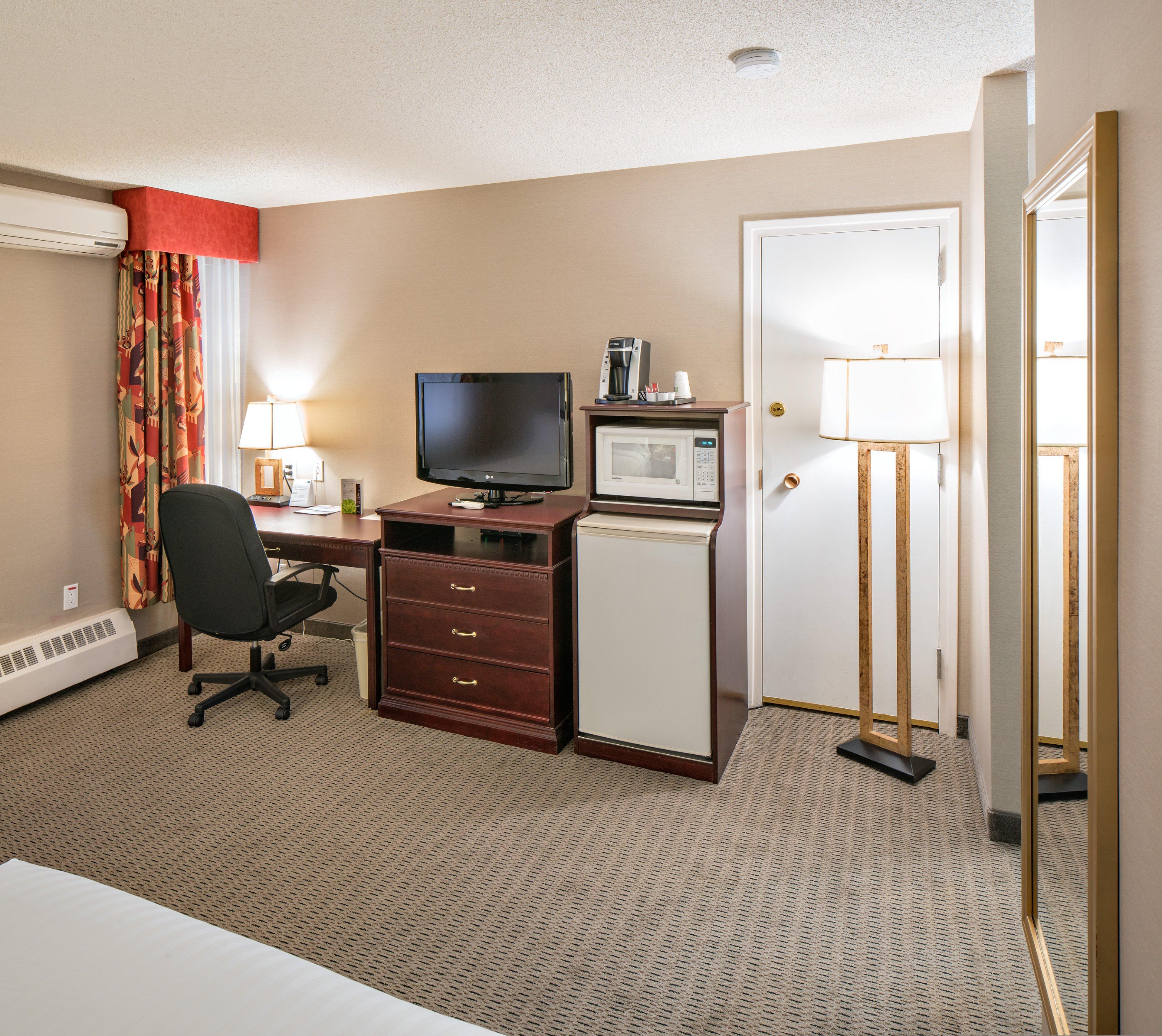 Holiday Inn Express Red Deer By Ihg Bagian luar foto