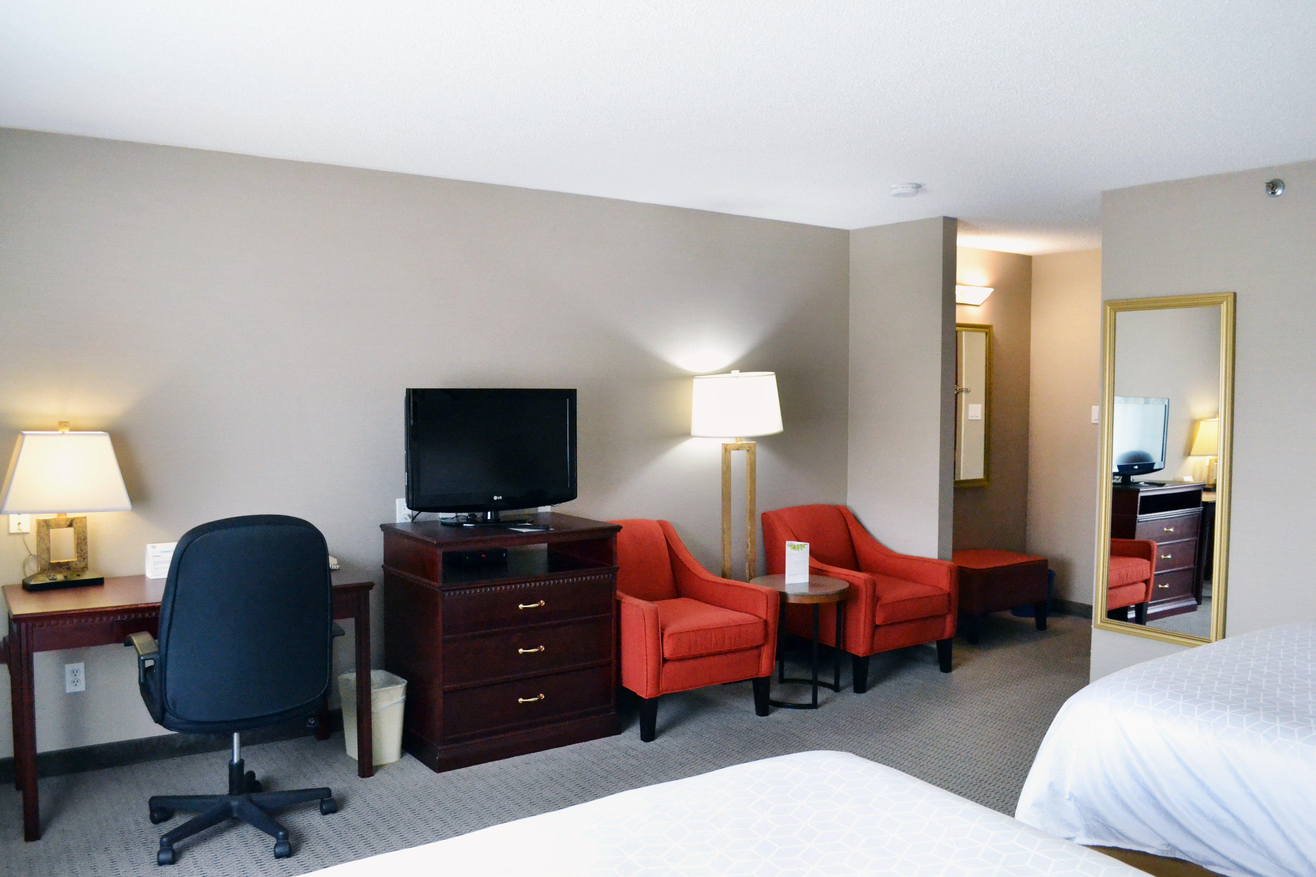 Holiday Inn Express Red Deer By Ihg Bagian luar foto