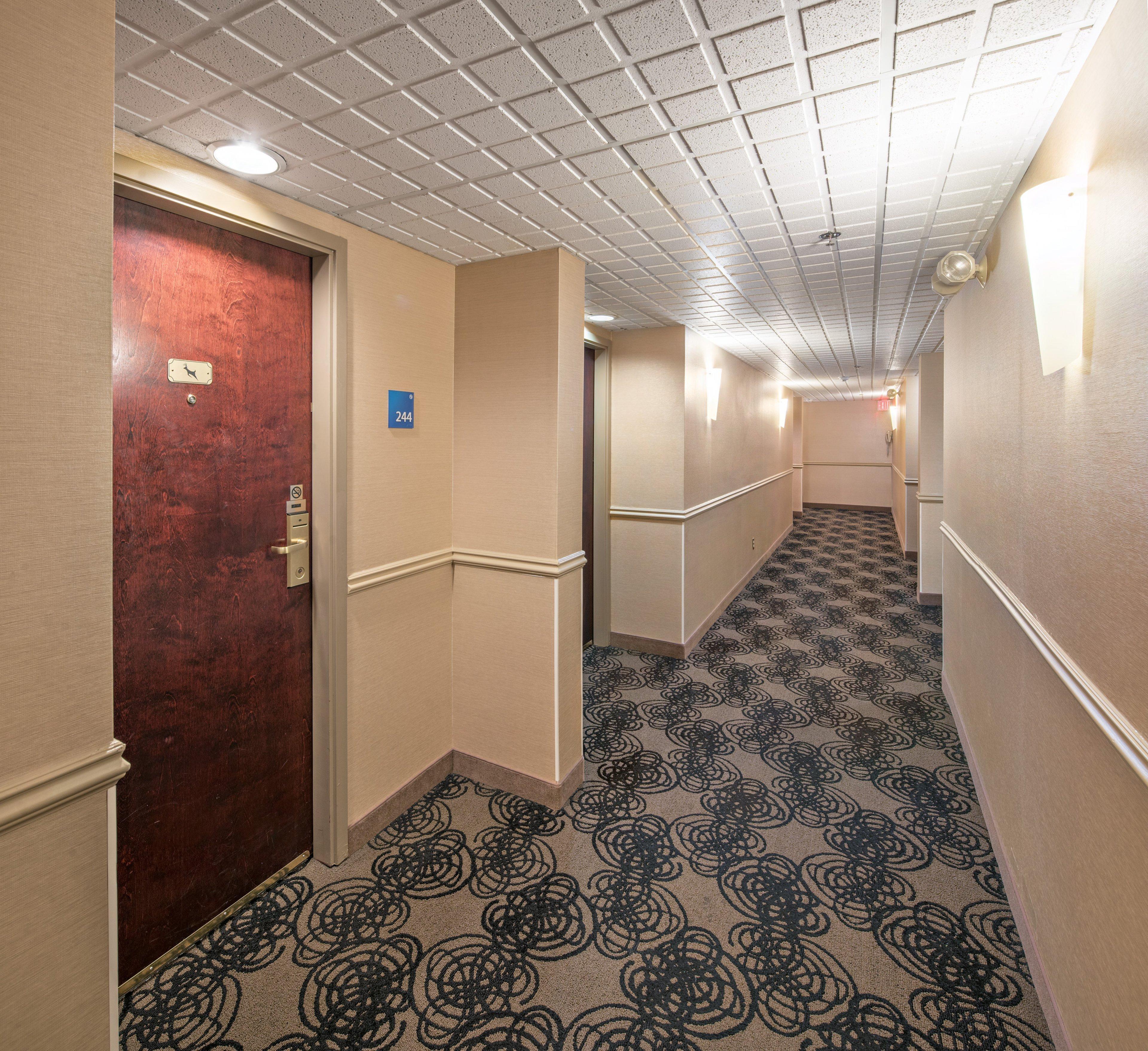 Holiday Inn Express Red Deer By Ihg Bagian luar foto