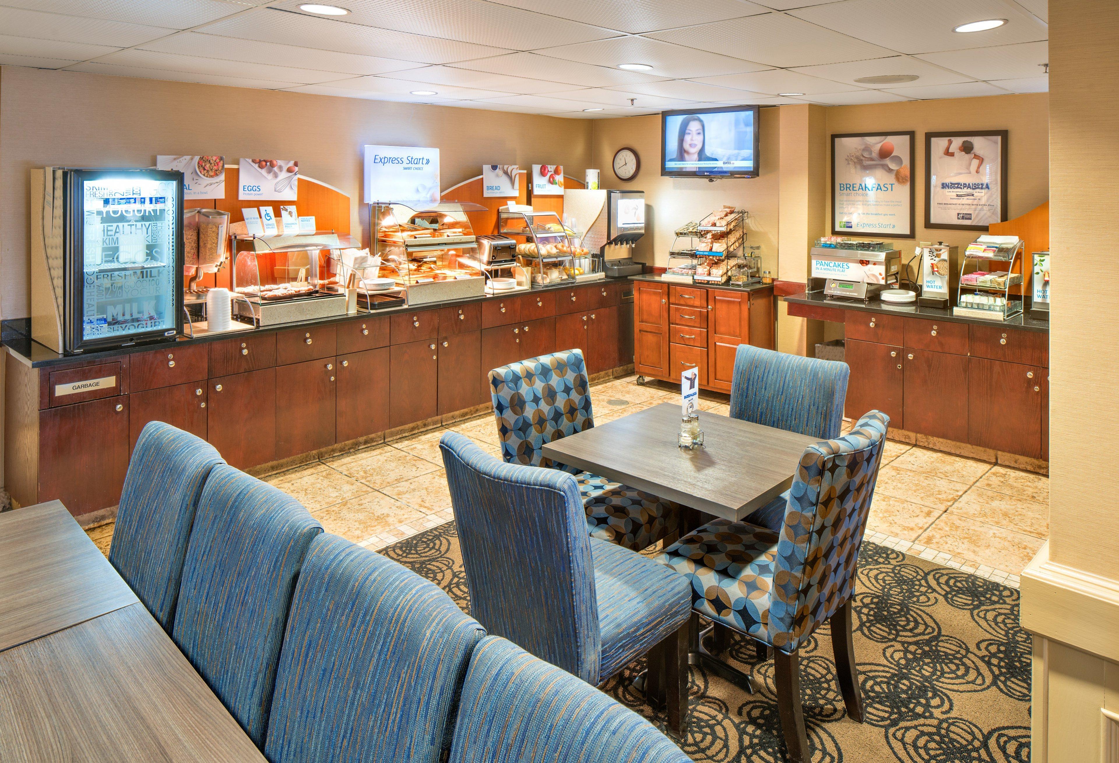 Holiday Inn Express Red Deer By Ihg Bagian luar foto