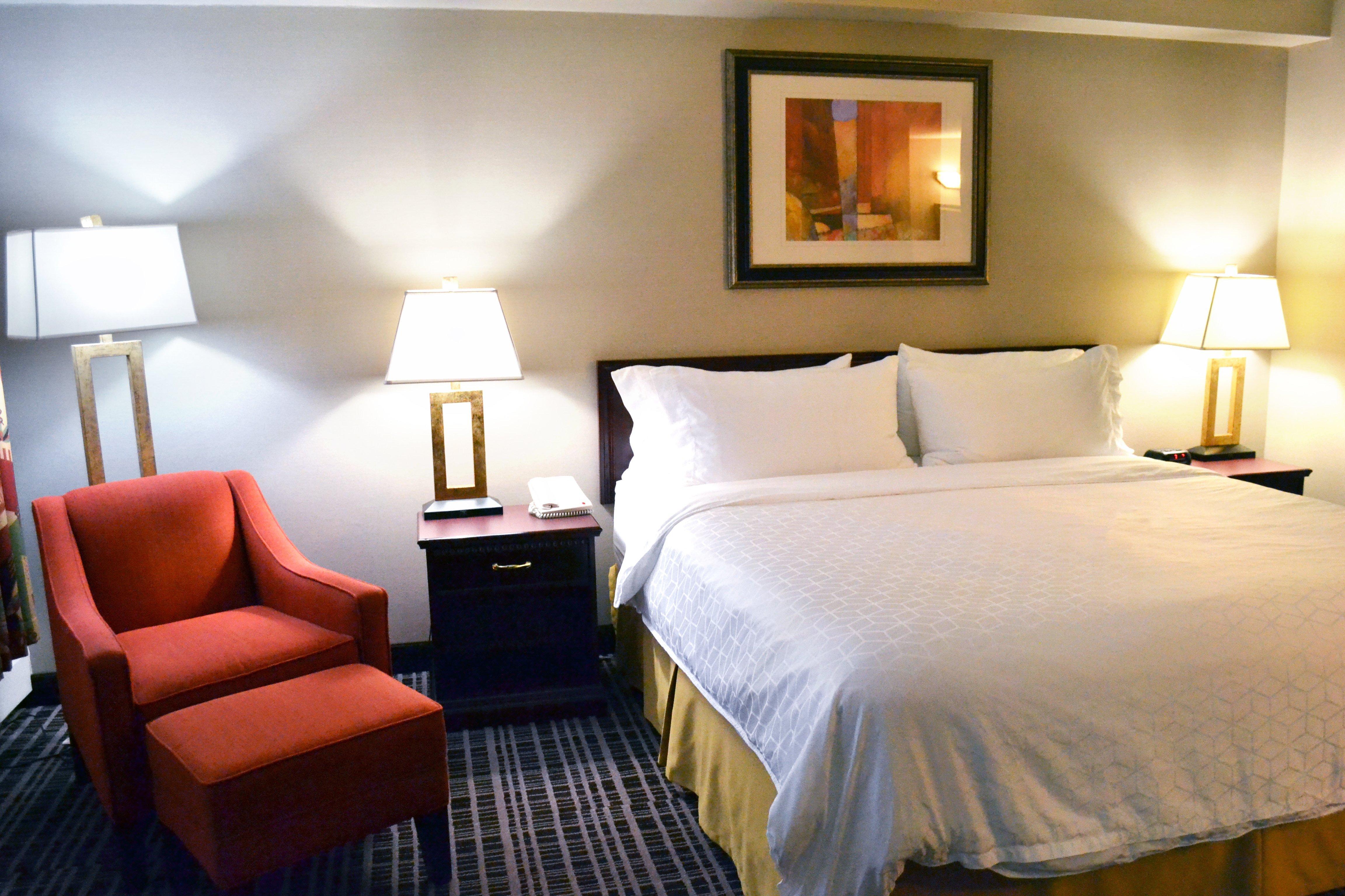 Holiday Inn Express Red Deer By Ihg Bagian luar foto