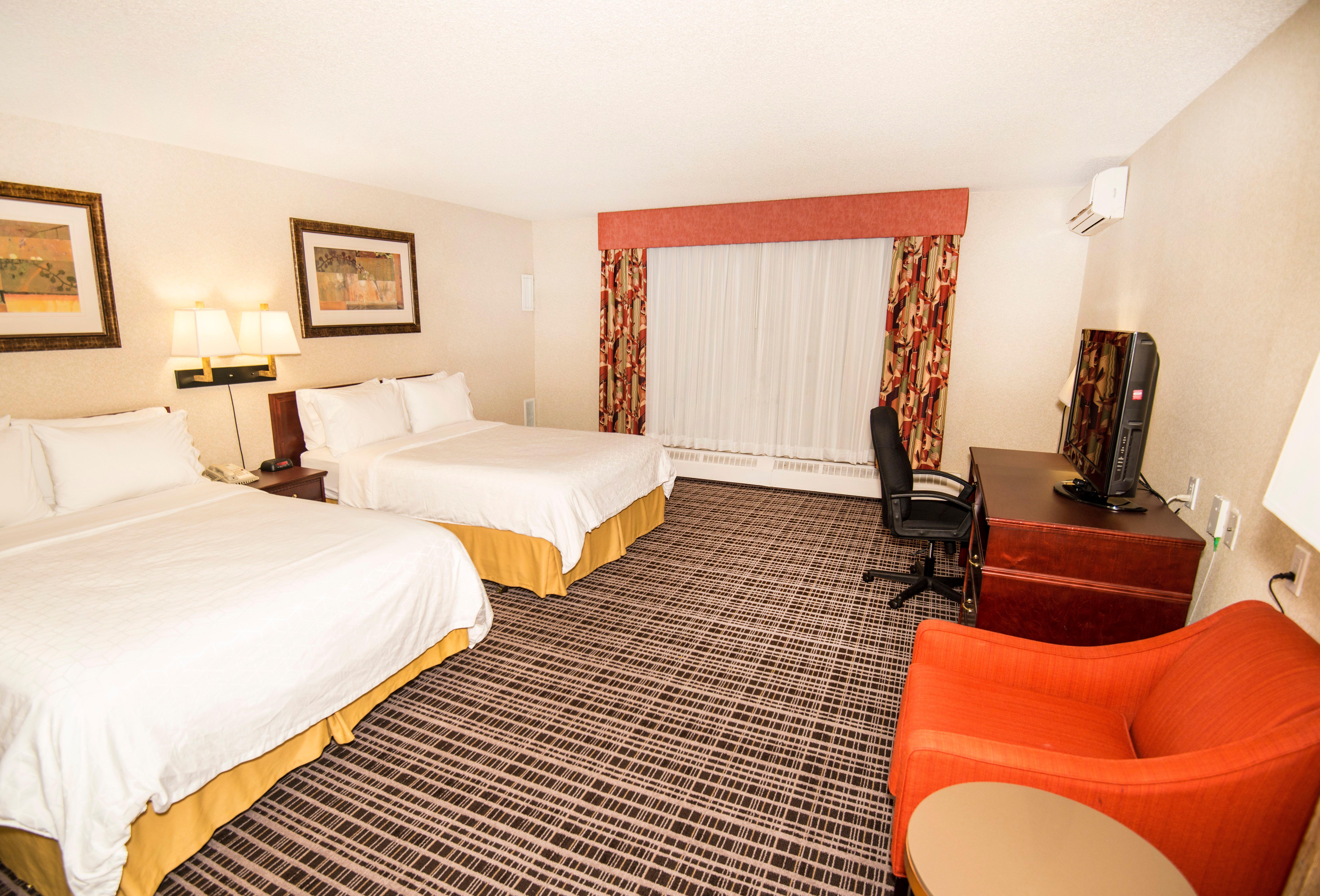 Holiday Inn Express Red Deer By Ihg Bagian luar foto