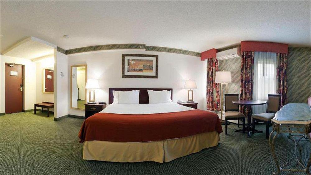 Holiday Inn Express Red Deer By Ihg Bagian luar foto